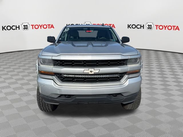 Used 2017 Chevrolet Silverado 1500 Custom w/ Custom Convenience Package AWD/4WD image 2