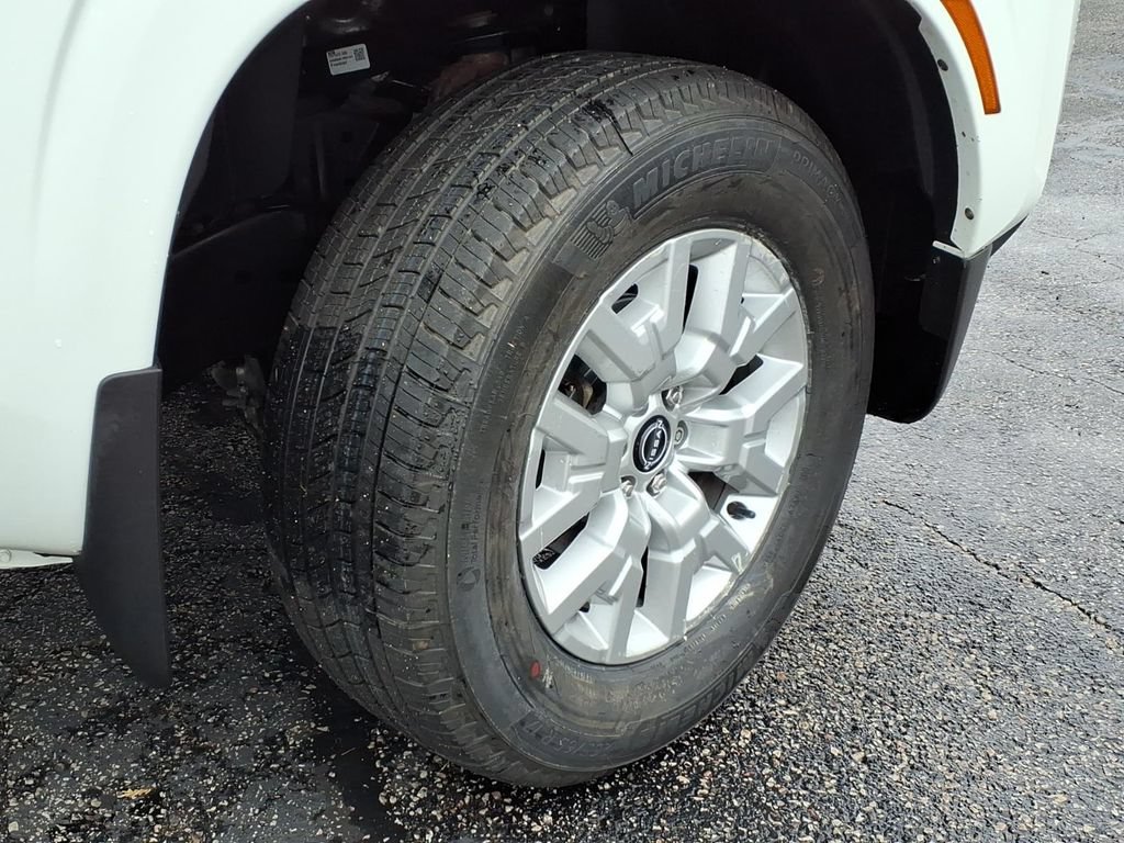 Certified 2023 Nissan Frontier SV w/ Tow Package AWD/4WD image 8