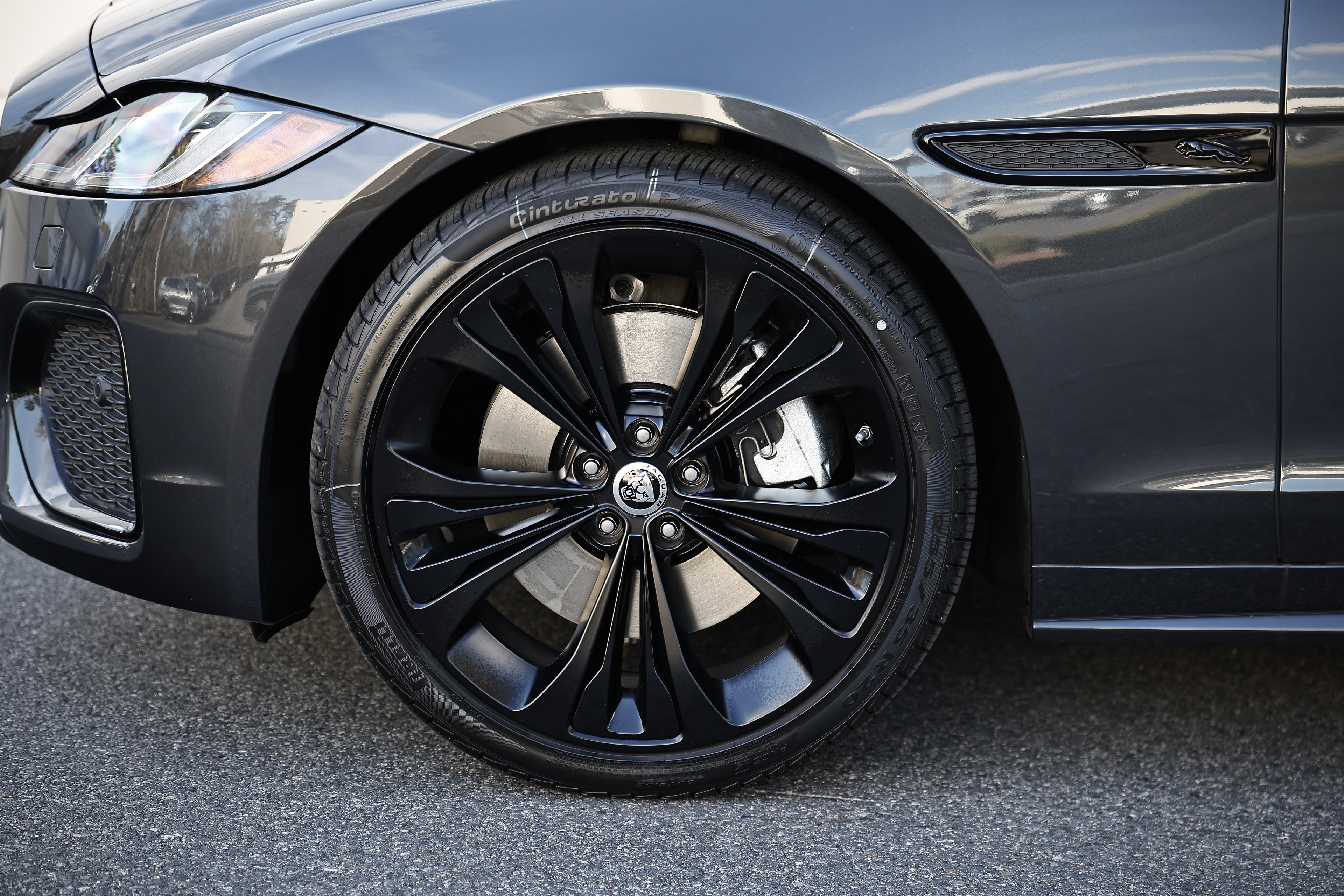 New 2024 Jaguar XF R-Dynamic SE AWD/4WD image 5