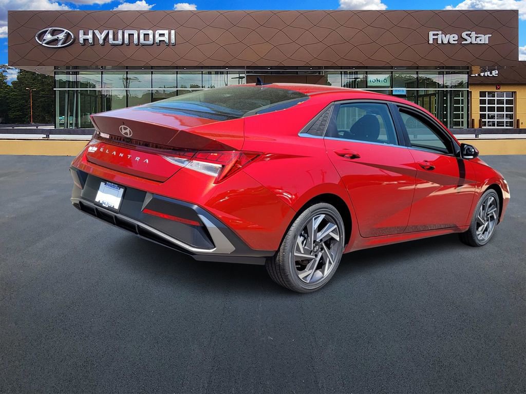 New 2025 Hyundai Elantra SEL image 7