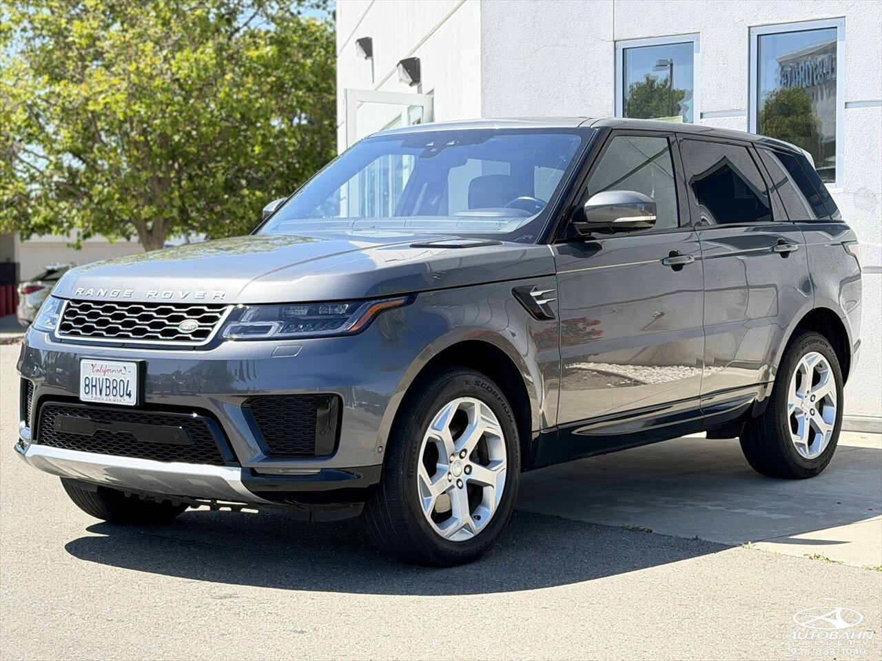 Used 2018 Land Rover Range Rover Sport HSE AWD/4WD image 4