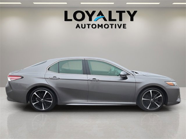 Used 2018 Toyota Camry XSE image 6