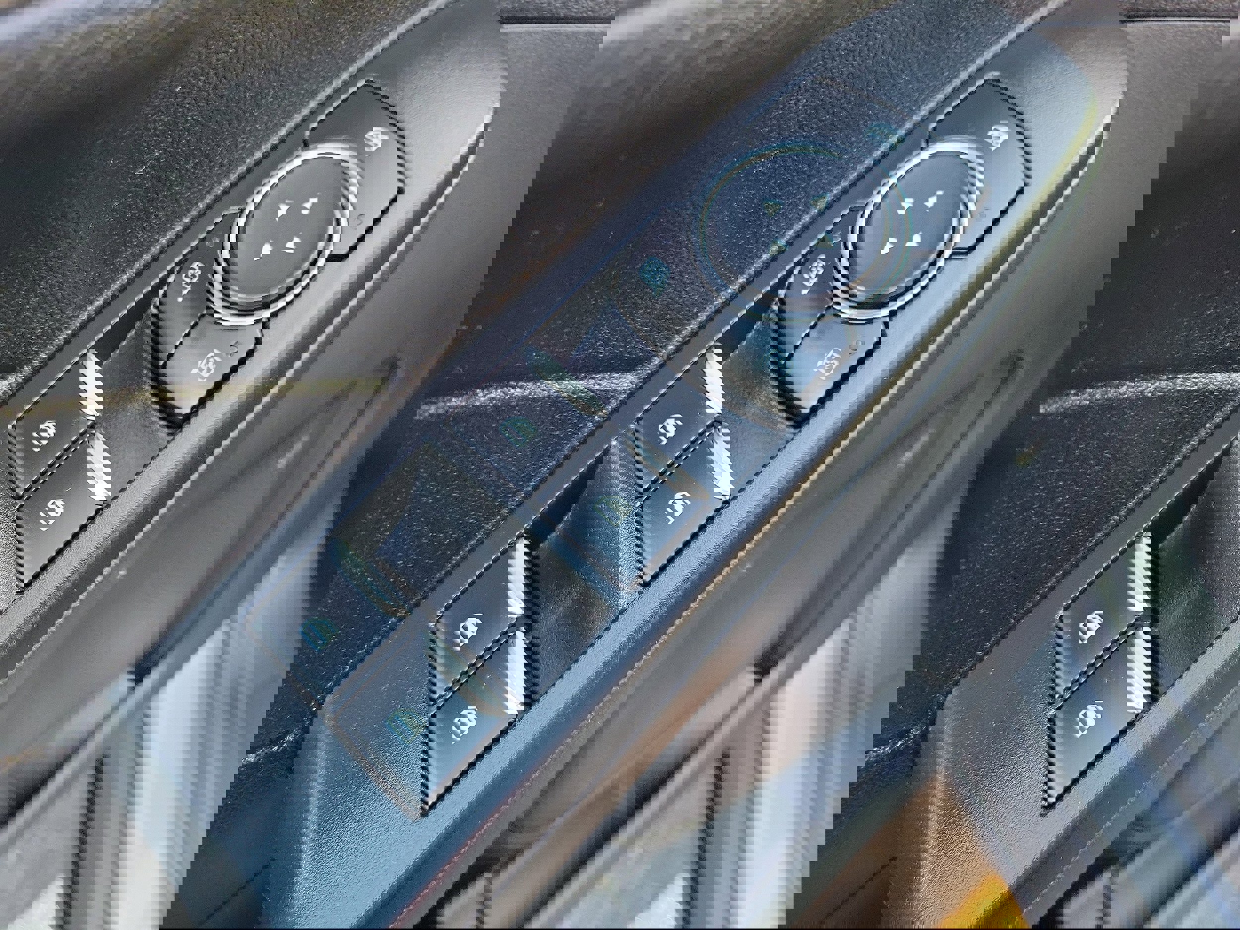 Certified 2021 Ford Escape SE image 16