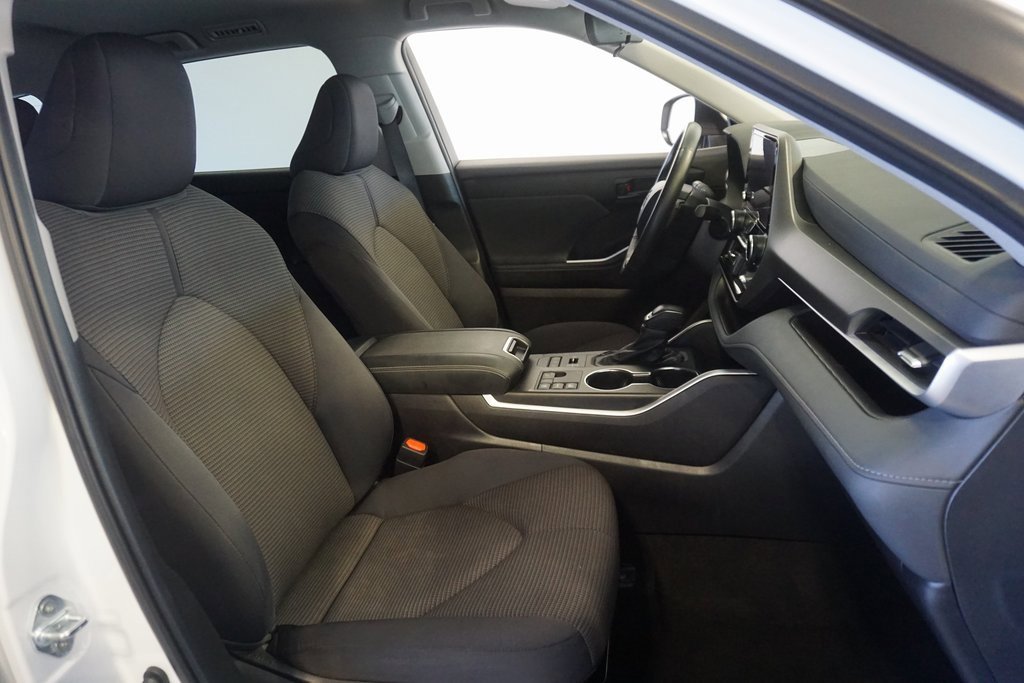 Certified 2024 Toyota Highlander LE image 24