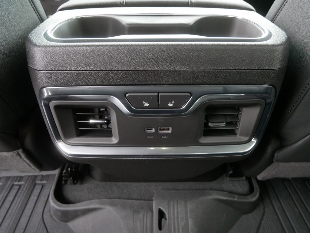 Used 2026 GMC Sierra 3500 SLT w/ SLT Premium Package image 22