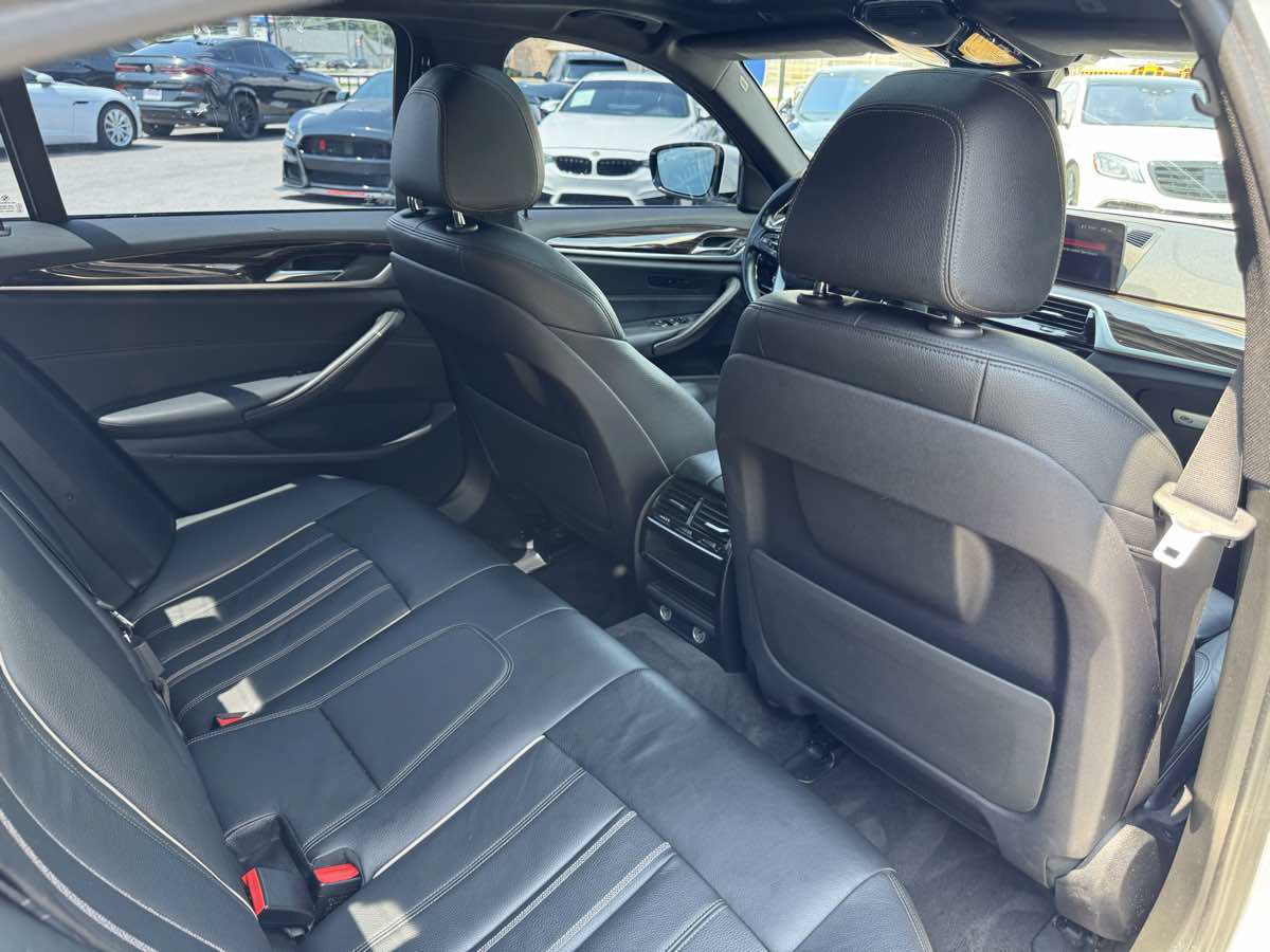 Used 2019 BMW 530i w/ Convenience Package RWD image 35