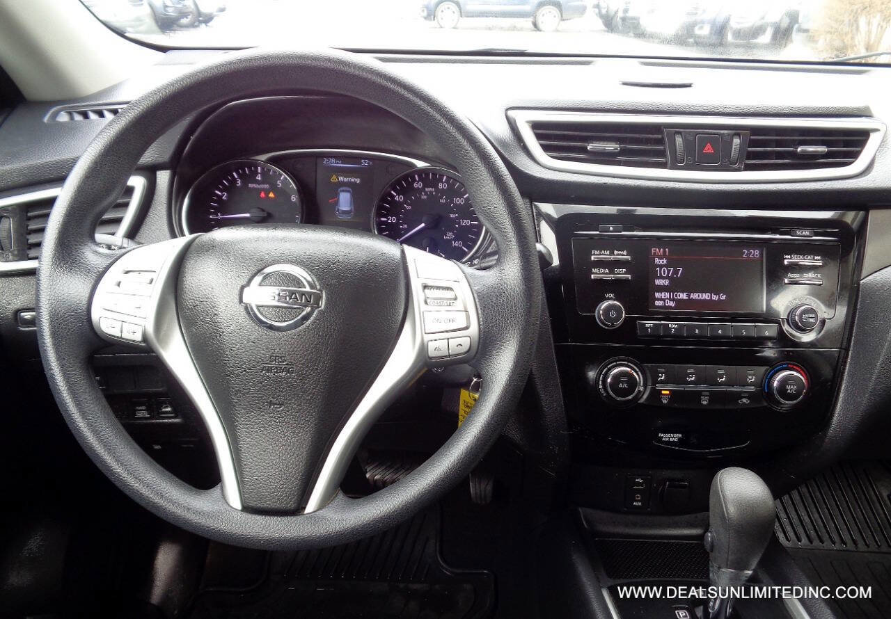 Used 2016 Nissan Rogue S image 10