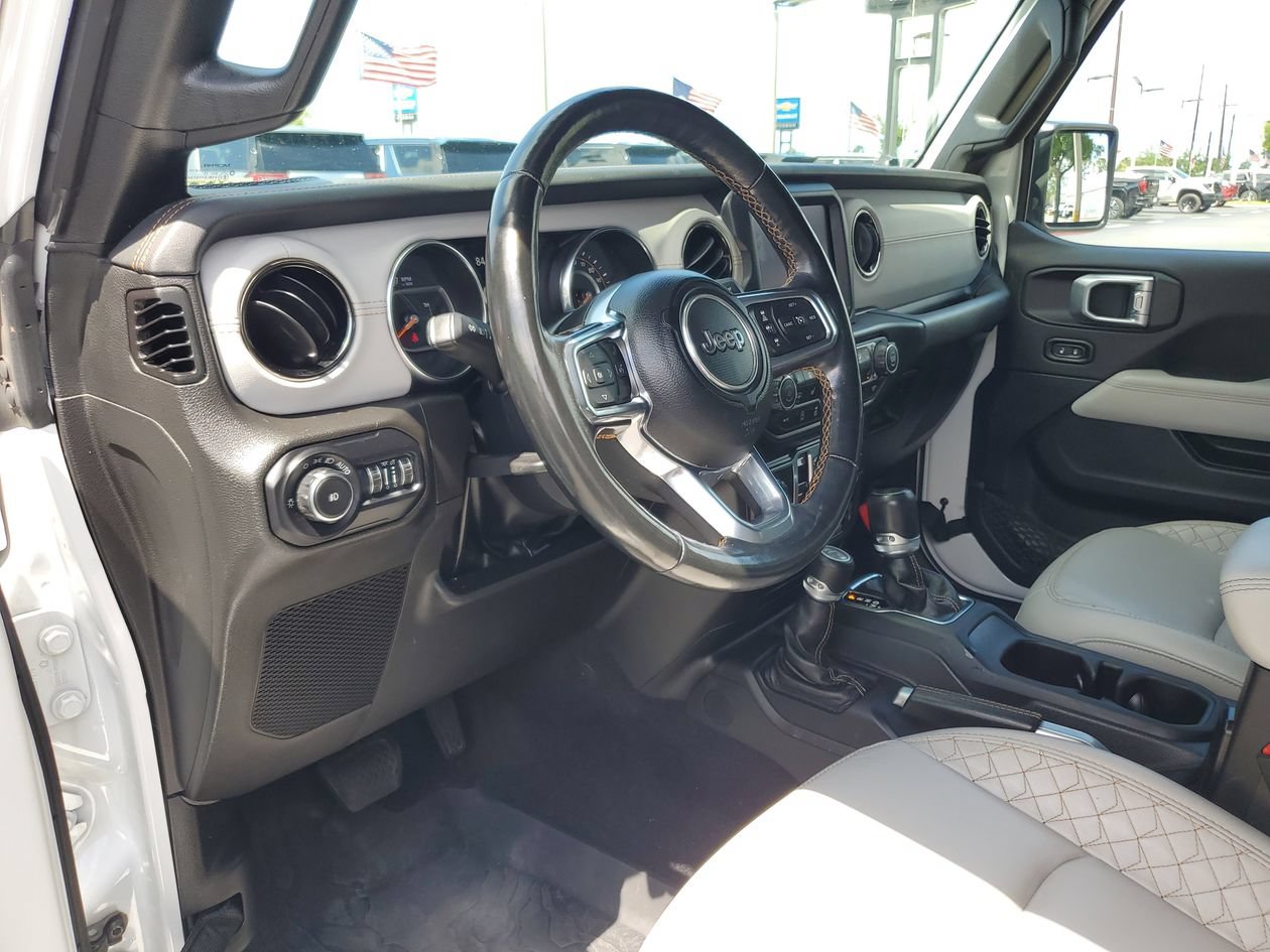 Used 2022 Jeep Wrangler Unlimited Sahara AWD/4WD image 18
