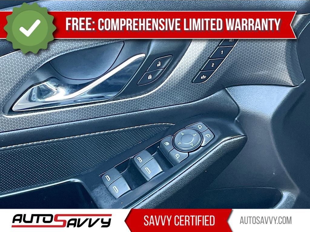 Used 2023 Chevrolet Traverse Premier FWD image 18