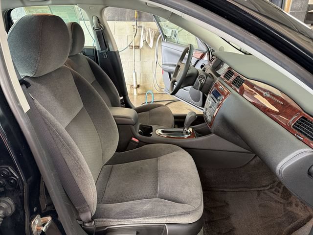 Used 2009 Chevrolet Impala LT FWD image 22
