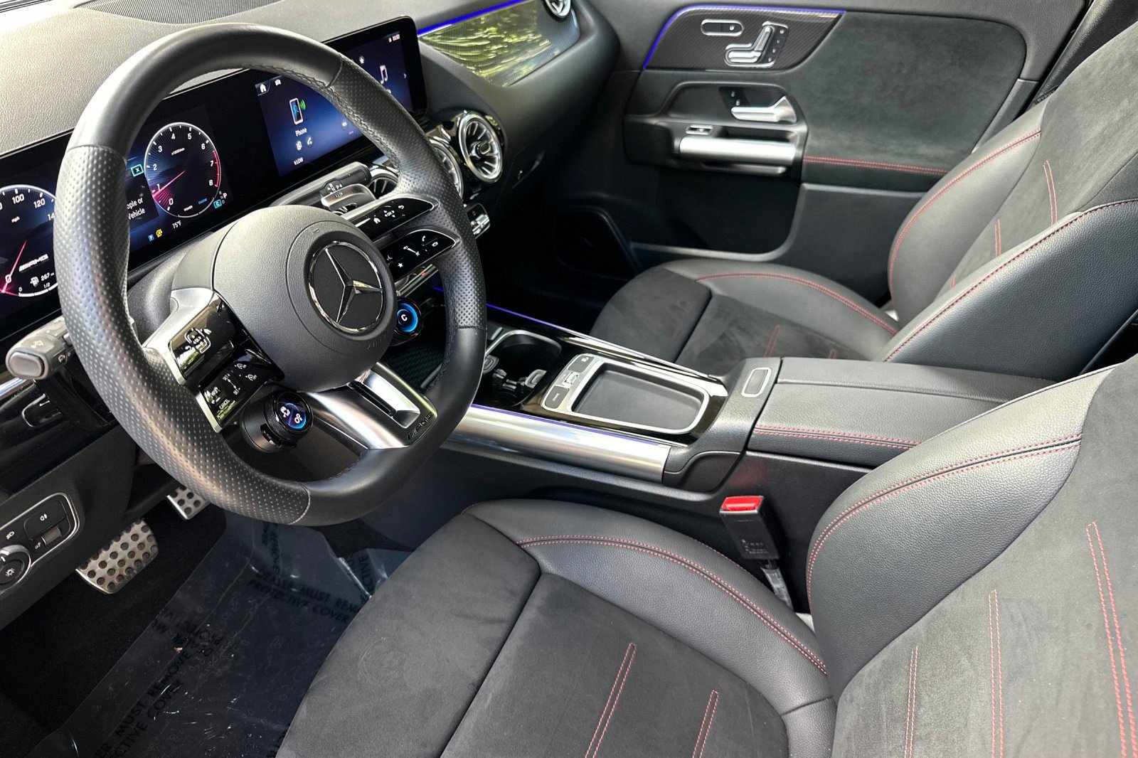 Certified 2025 Mercedes-Benz GLA 35 AMG 4MATIC image 4