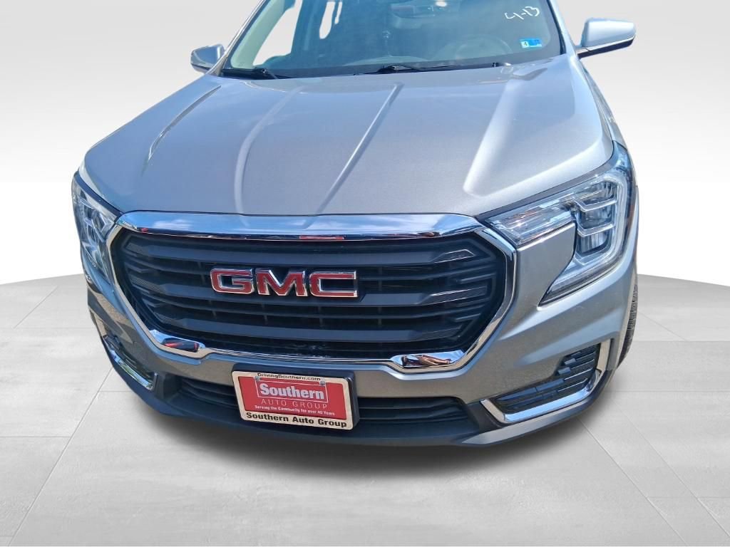 Used 2023 GMC Terrain SLE w/ Driver Convenience Package FWD image 5