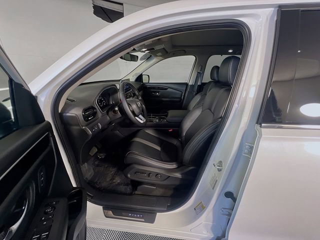 Used 2023 Honda Pilot Touring image 10
