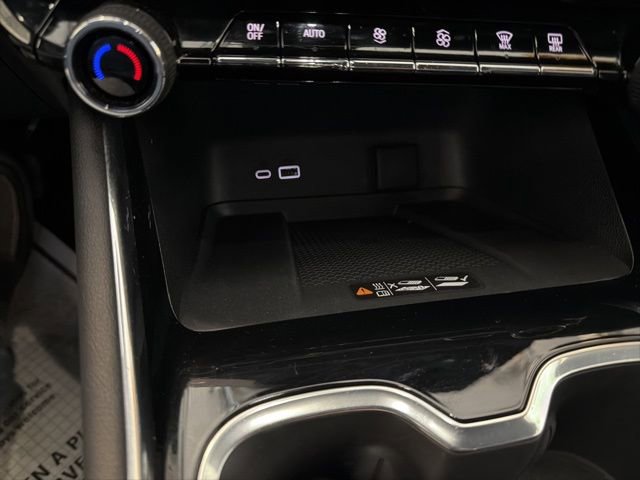 Used 2024 Chevrolet Traverse Z71 image 27