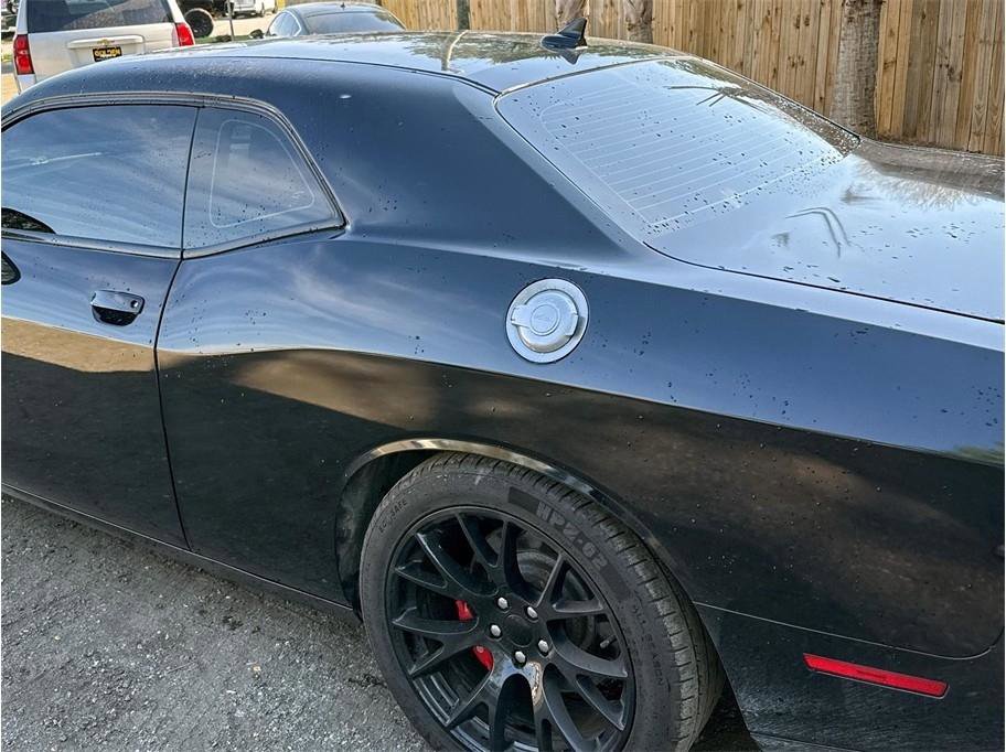 Used 2015 Dodge Challenger SRT w/ Technology Group RWD image 7