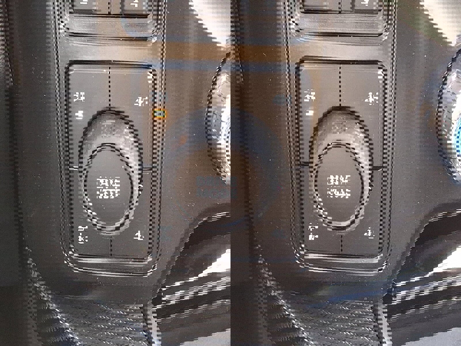 New 2026 Ford F250 Lariat w/ Black Appearance Package image 18