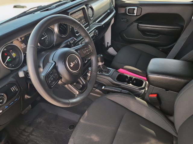 Used 2023 Jeep Wrangler Unlimited AWD/4WD image 17