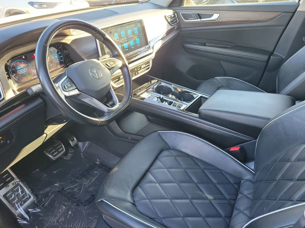 Certified 2024 Volkswagen Atlas SEL Premium R-Line image 13