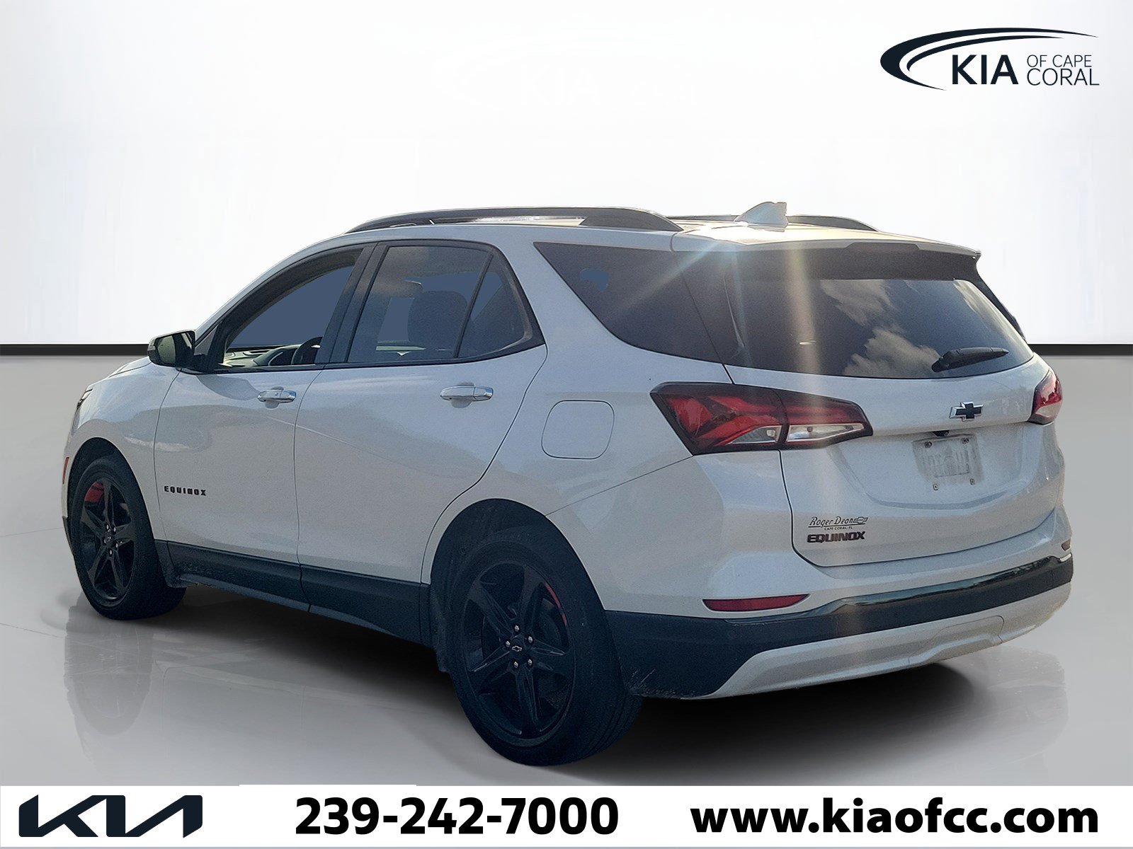 Used 2022 Chevrolet Equinox Premier w/ Redline Edition FWD image 4