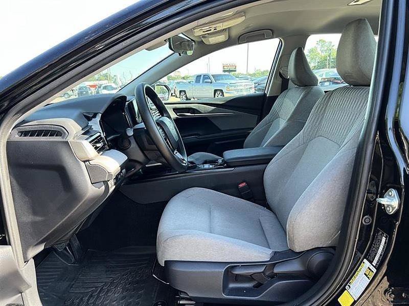 Used 2026 Toyota Camry LE FWD image 14