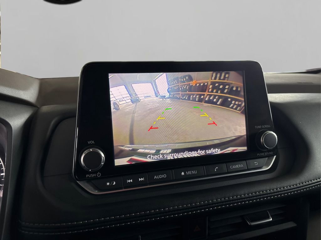 Used 2023 Nissan Rogue SV image 31