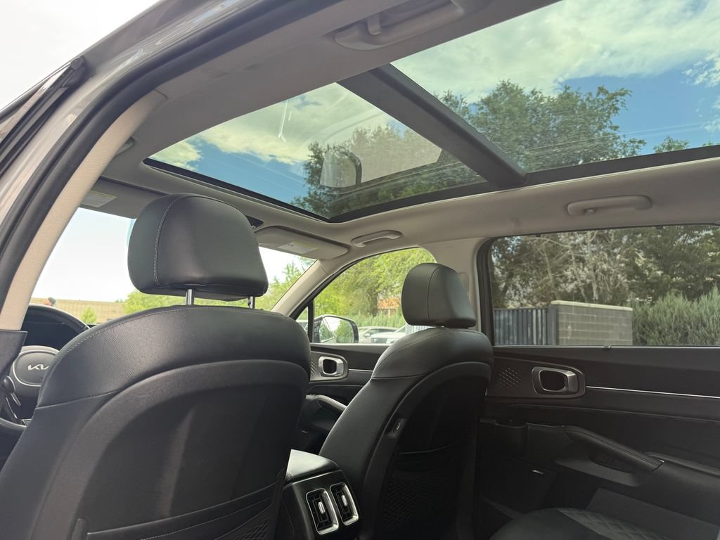 Used 2022 Kia Sorento SX Prestige AWD/4WD image 37