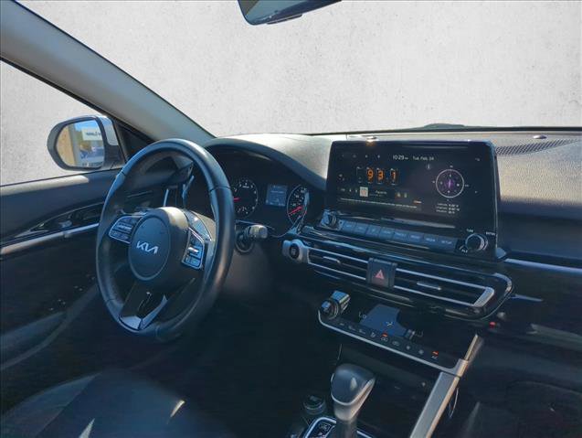 Used 2022 Kia Seltos EX image 24