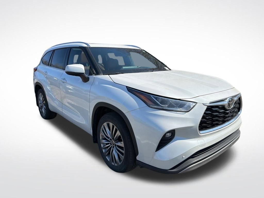 Used 2022 Toyota Highlander Platinum image 7