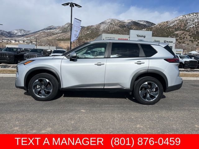 Used 2025 Nissan Rogue SV AWD/4WD image 7