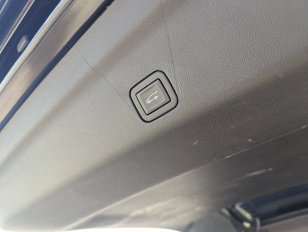 Used 2023 Chevrolet Suburban LT image 24