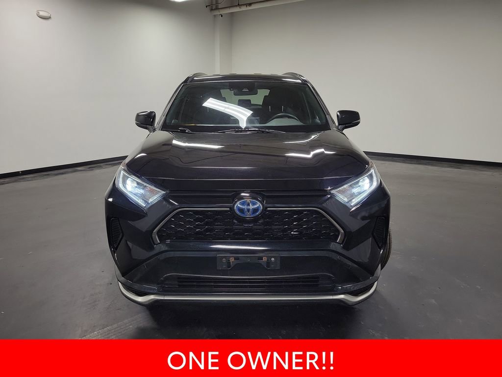 Used 2021 Toyota RAV4 SE image 3