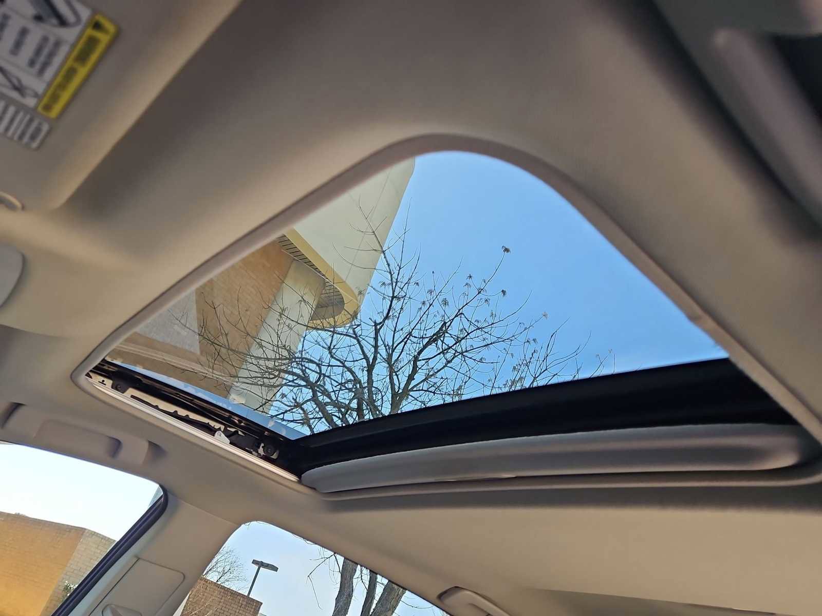 Used 2015 Toyota RAV4 XLE image 18