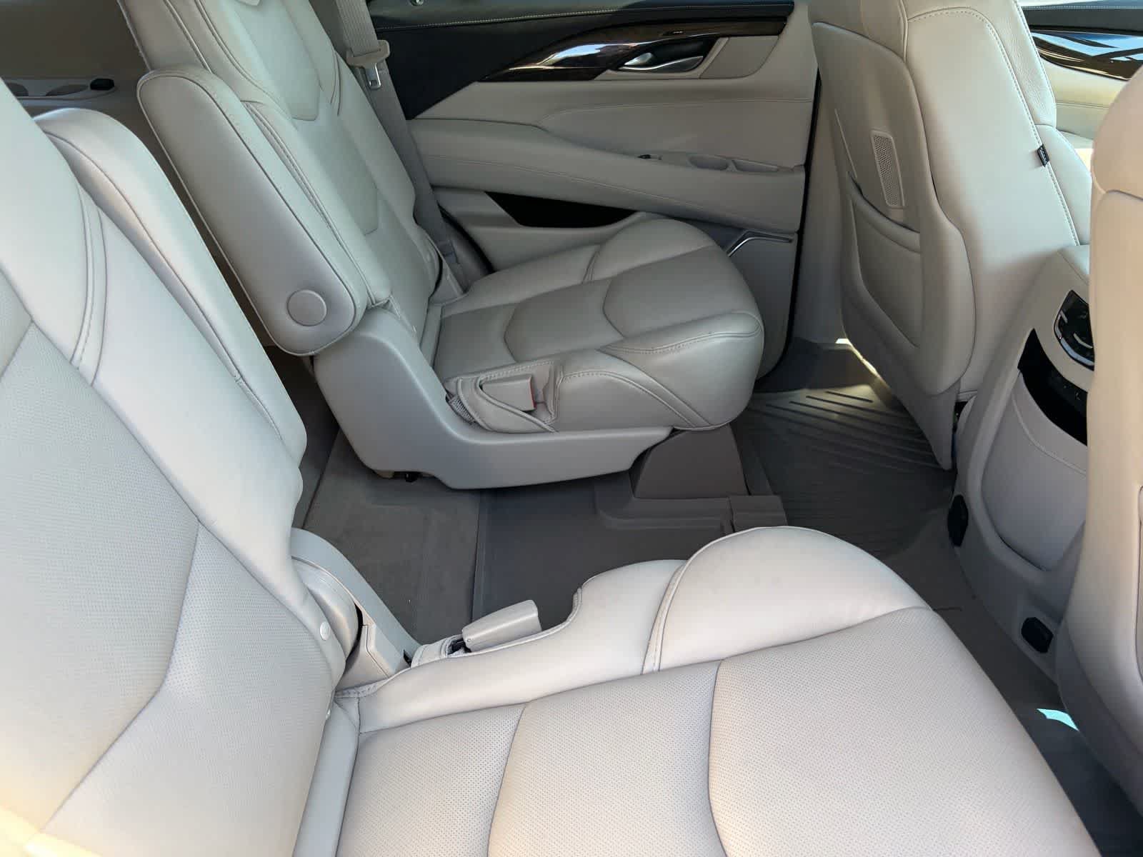 Used 2018 Cadillac Escalade Premium Luxury AWD/4WD image 8