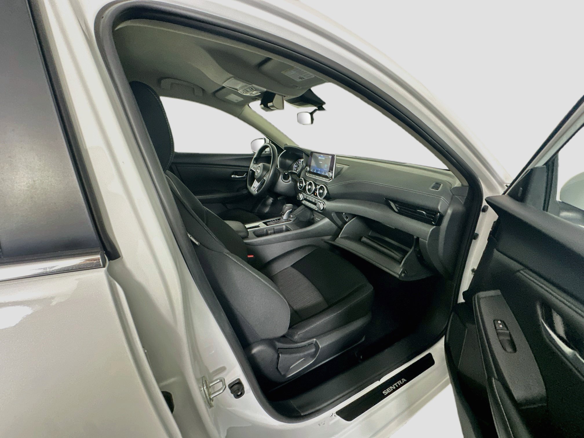 Used 2025 Nissan Sentra SV FWD image 29