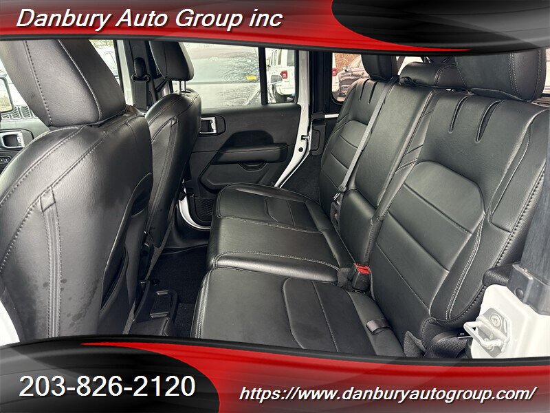Used 2022 Jeep Wrangler Unlimited Sahara w/ Cold Weather Group AWD/4WD image 13
