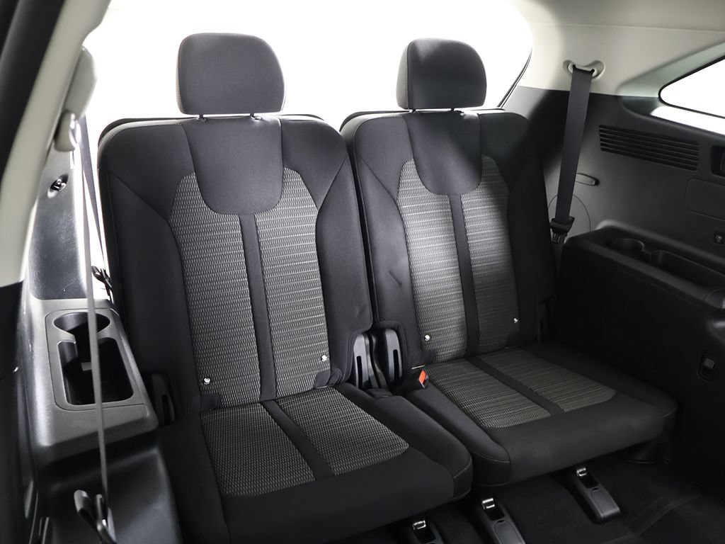 Certified 2024 Kia Sorento LX FWD image 34