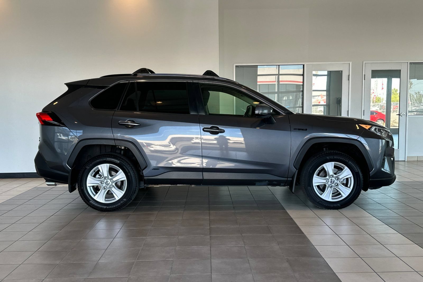 Certified 2021 Toyota RAV4 XLE w/ XLE Grade Weather Package AWD/4WD image 3