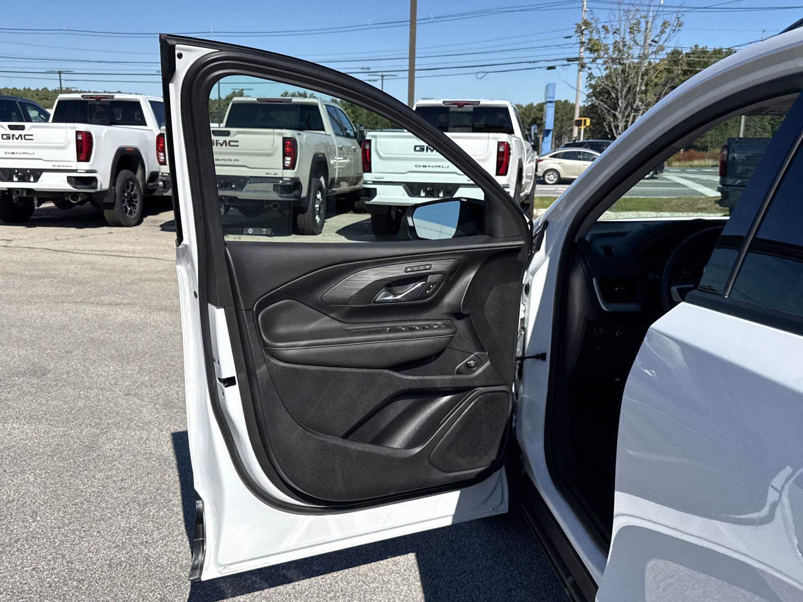 Used 2023 GMC Terrain SLT w/ Elevation Edition AWD/4WD image 14