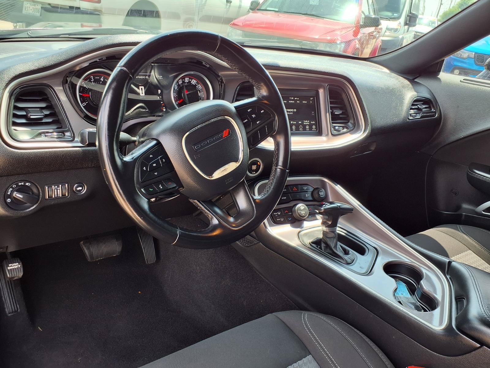 Used 2022 Dodge Challenger SXT RWD image 5