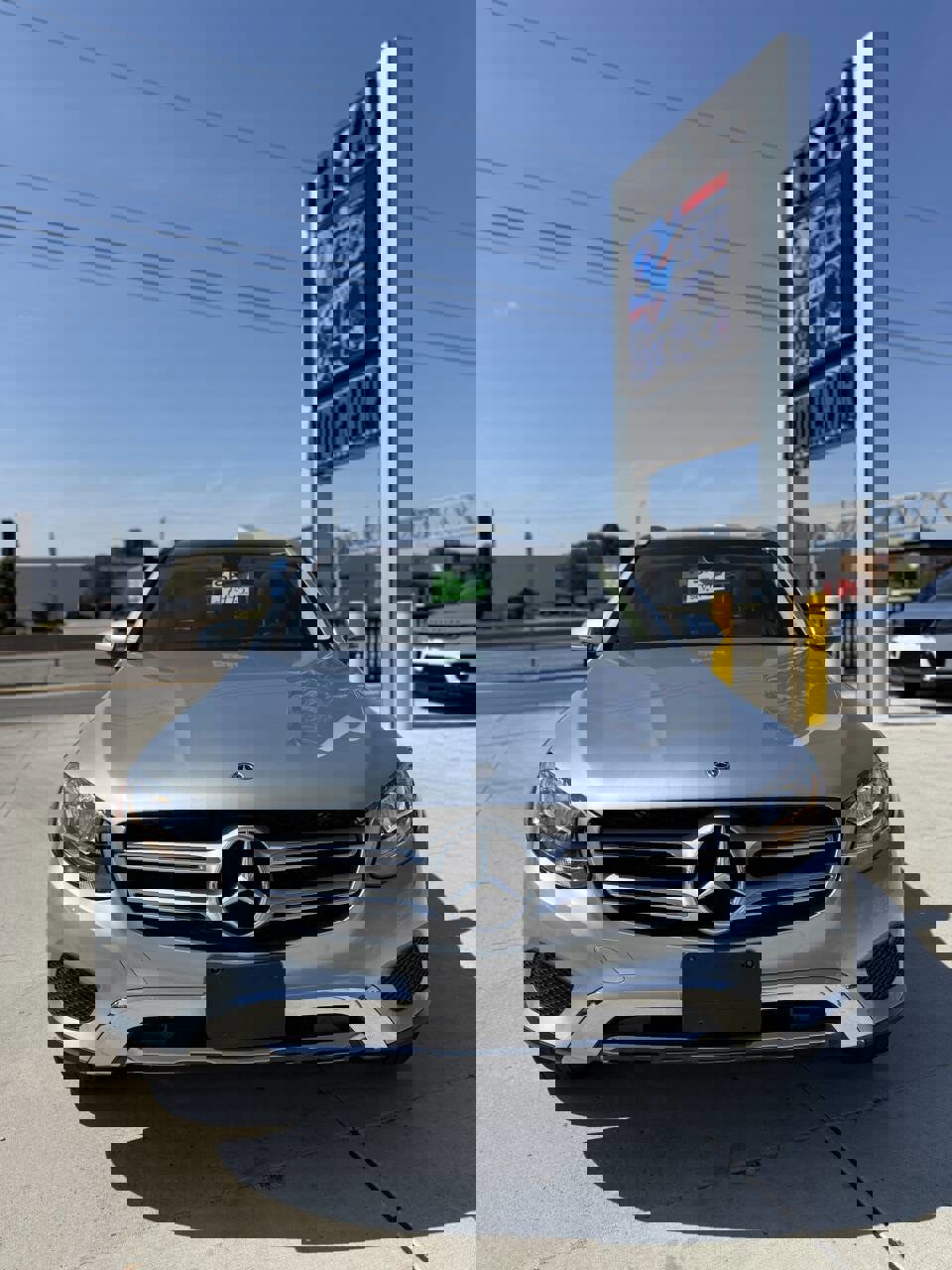 Used 2018 Mercedes-Benz GLC 300 4MATIC image 2