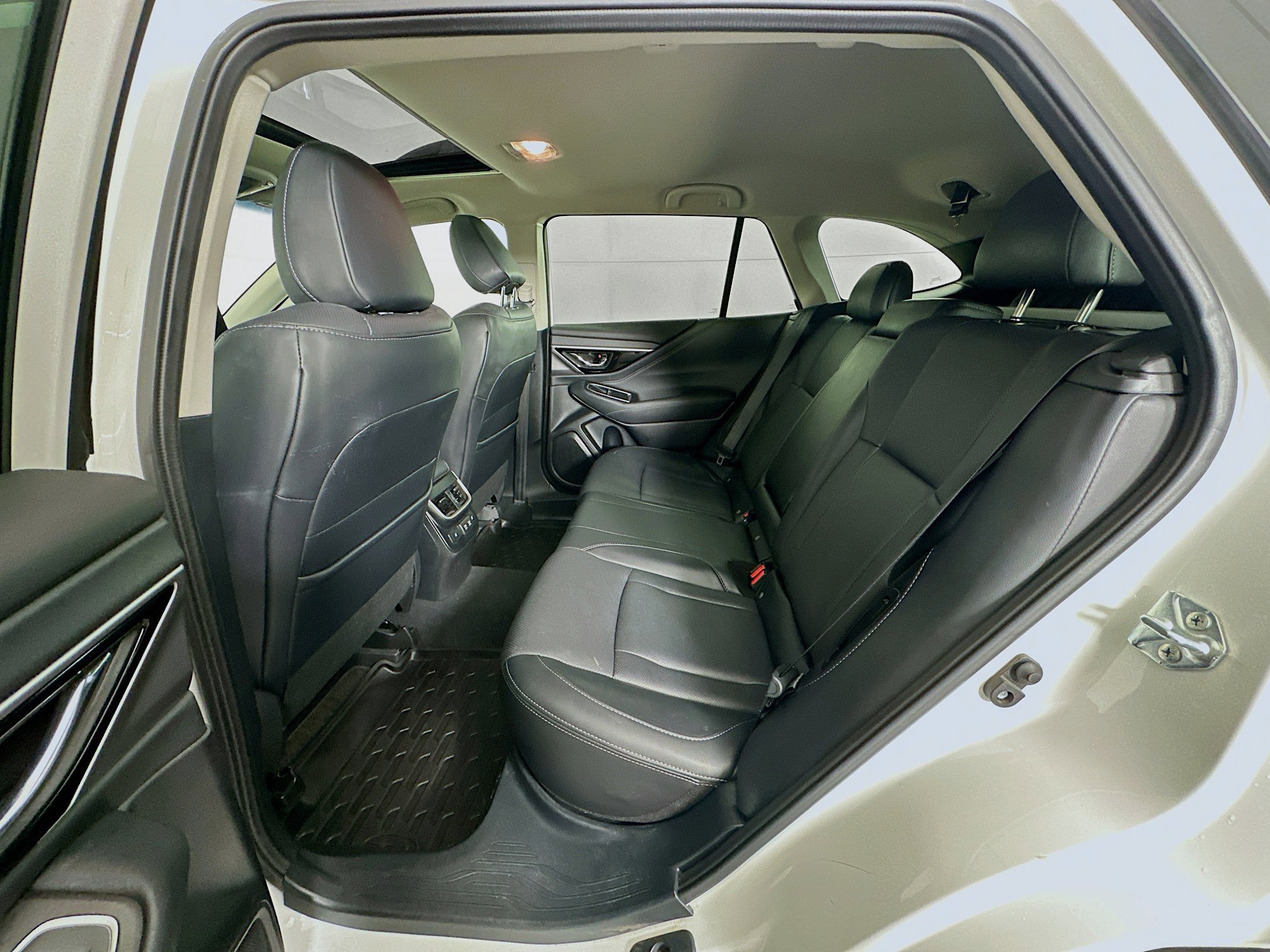 Used 2022 Subaru Outback Limited image 28