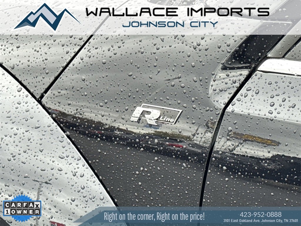 Used 2015 Volkswagen Beetle R-Line image 12