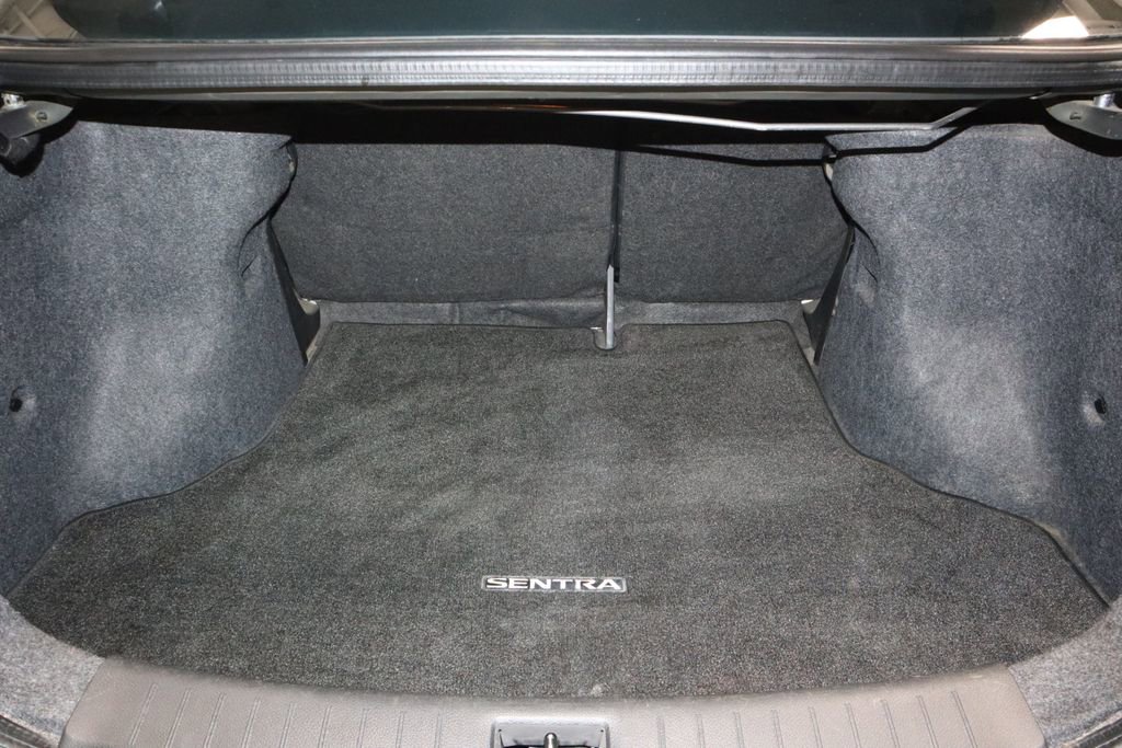 Used 2019 Nissan Sentra SV image 17