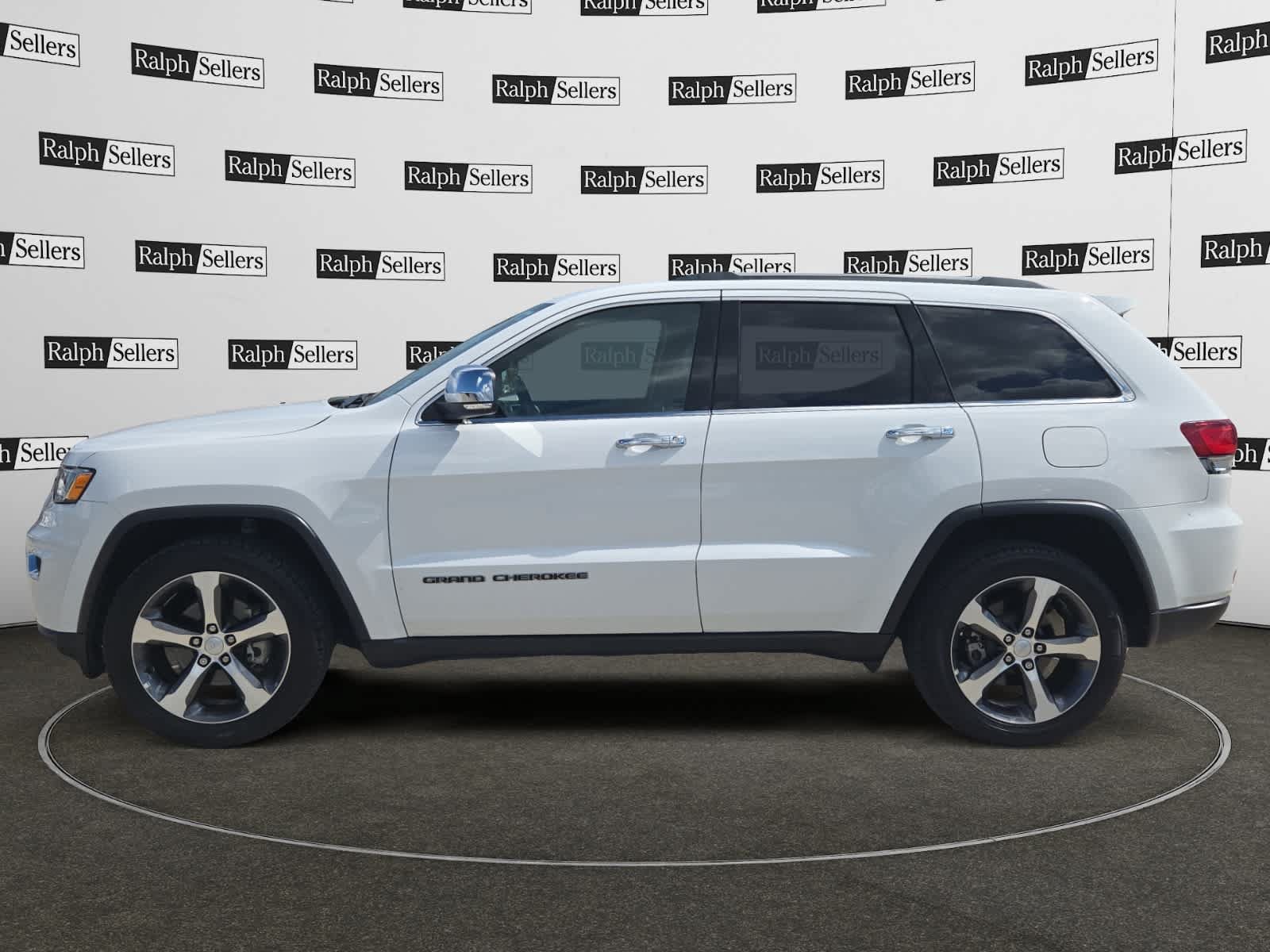 Used 2020 Jeep Grand Cherokee Limited RWD image 3