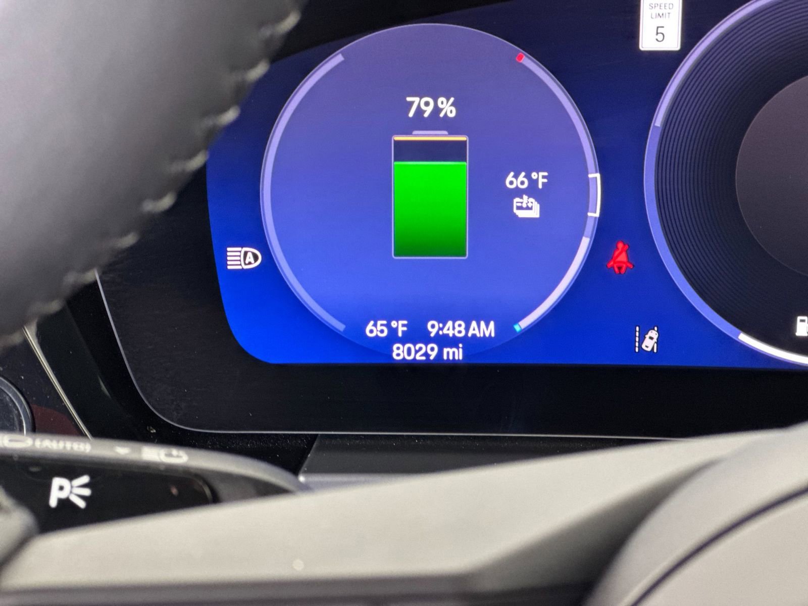 Certified 2025 Porsche Macan 4 Electric AWD/4WD image 32