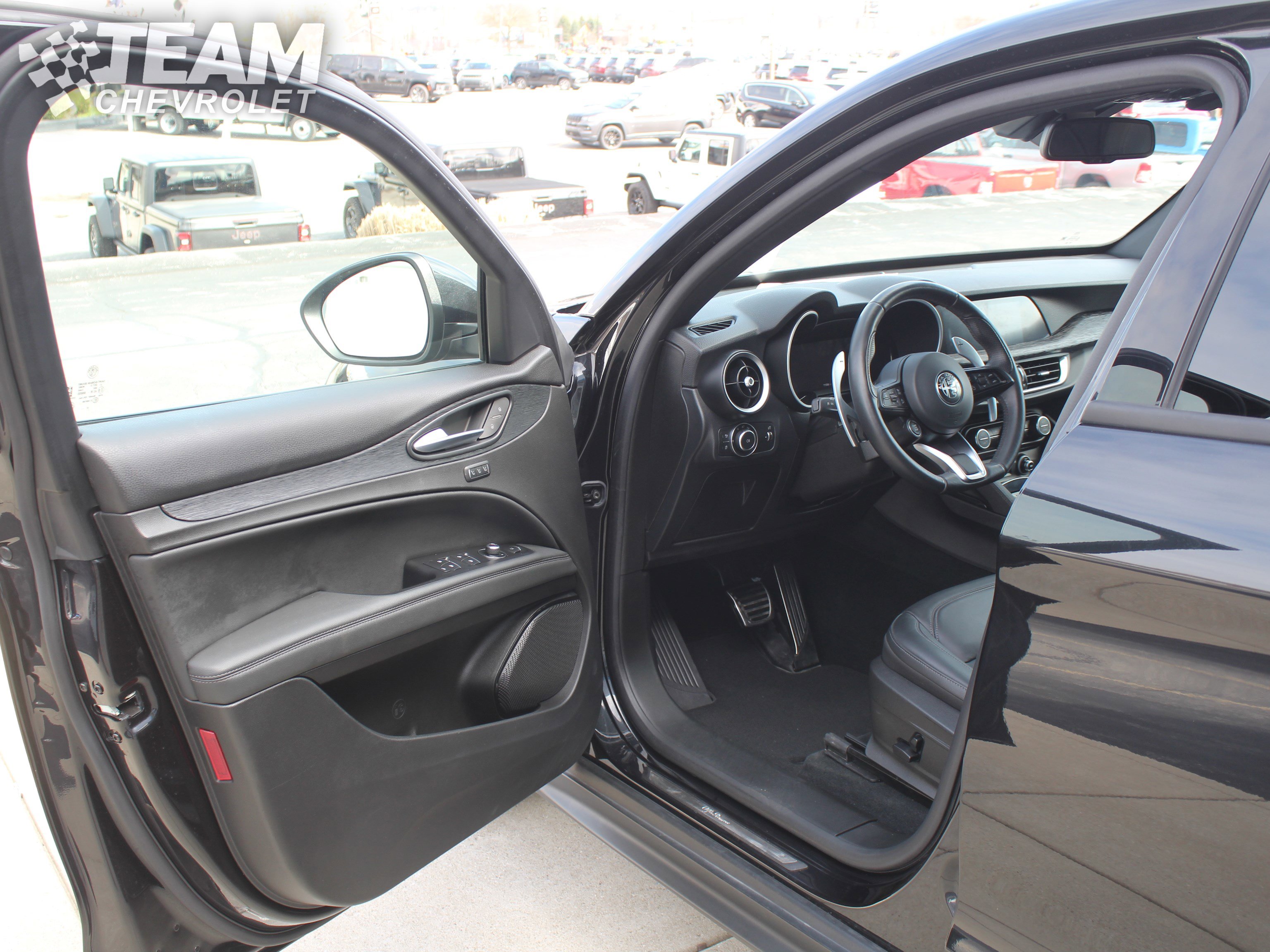 Used 2024 Alfa Romeo Stelvio Sprint image 10