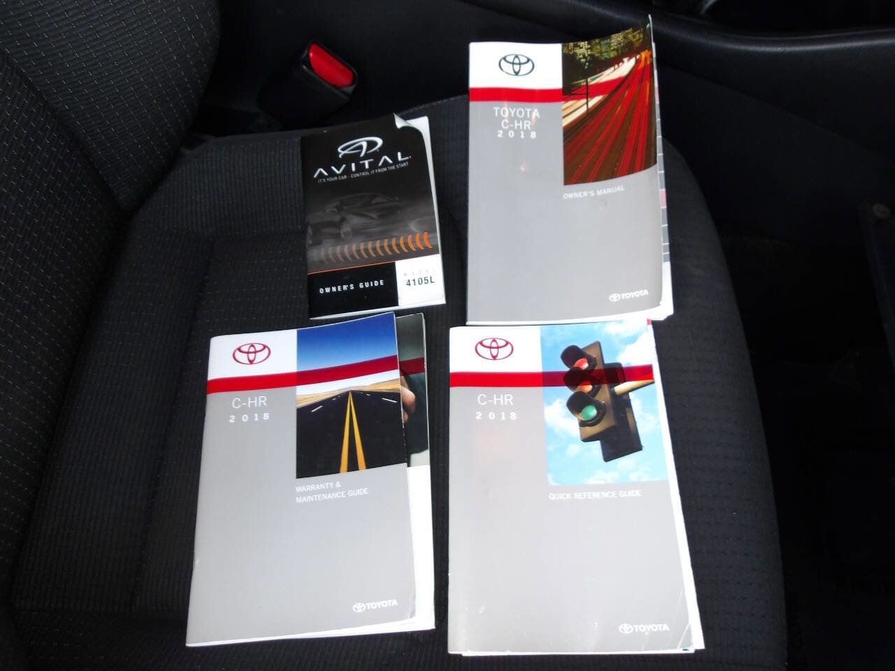 Used 2018 Toyota C-HR XLE FWD image 26