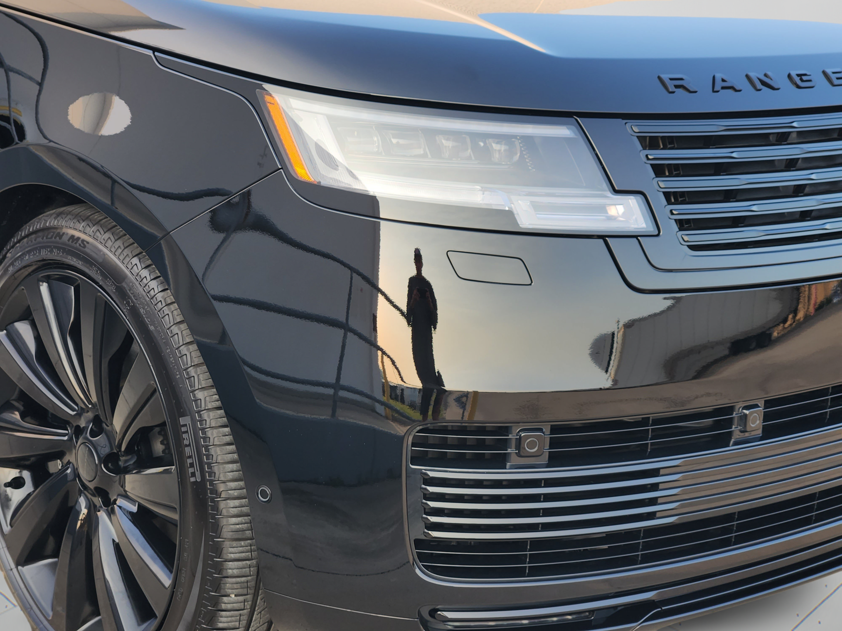 New 2026 Land Rover Range Rover SV AWD/4WD image 32