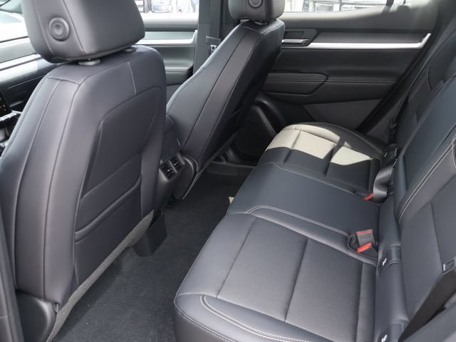 New 2026 GMC Terrain Elevation w/ Elevation Premium Package AWD/4WD image 13