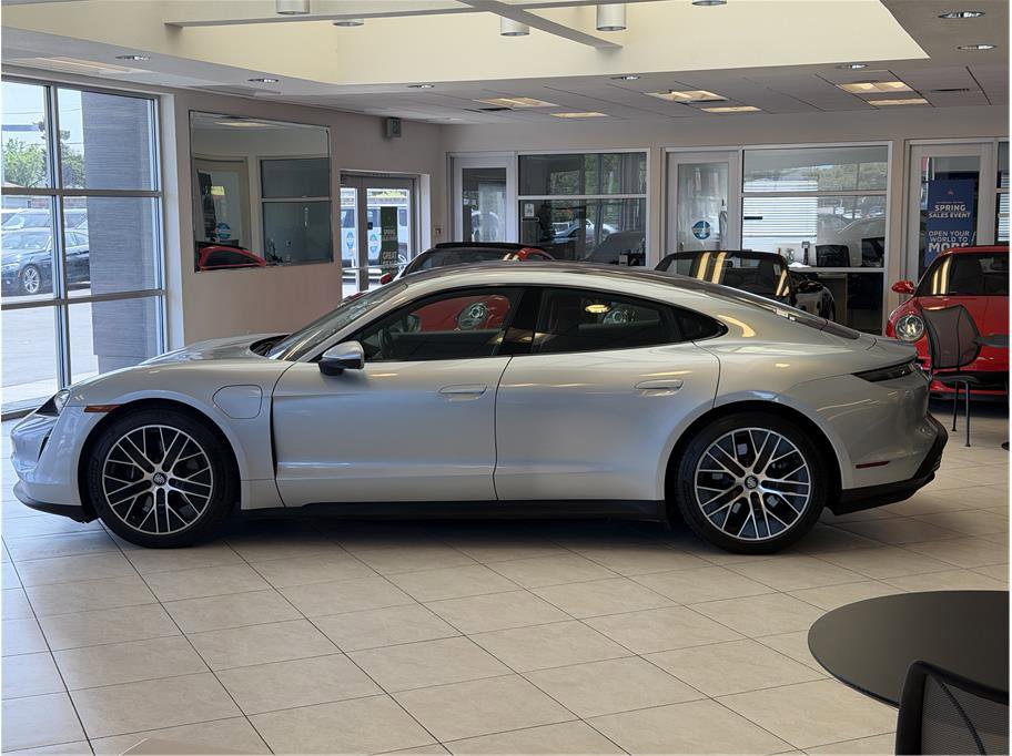 Used 2023 Porsche Taycan 4S w/ Premium Package AWD/4WD image 8